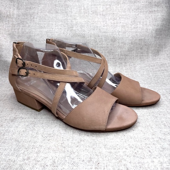Eileen Fisher strappy low heel Kyra sandals, tan nubuck suede size 10 casual - Picture 1 of 9